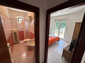 Zimmer, 1 Schlafzimmer, Raucher, Balkon | 1 Schlafzimmer