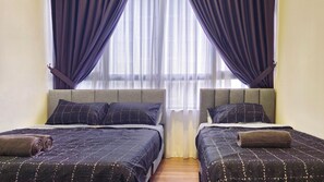 Apartemen Comfort, 3 kamar tidur, Bebas Asap Rokok, pemandangan kolam renang | 3 kamar tidur, meja kerja, dan ruang kerja ramah laptop