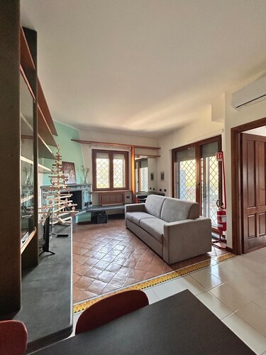 The gerbera apartment 2 km from the center in Salerno