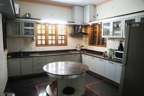 Réfrigérateur dans les aires communes