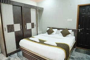 Standard Double Room, Balcony - Sugandhi Bhoja Shetty (Mangaluru)