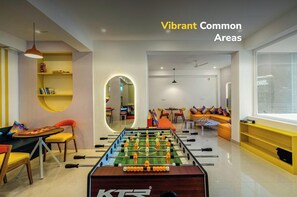 Lobby sitting area - goSTOPS Mcleodganj Bhagsu (Dharamshala)