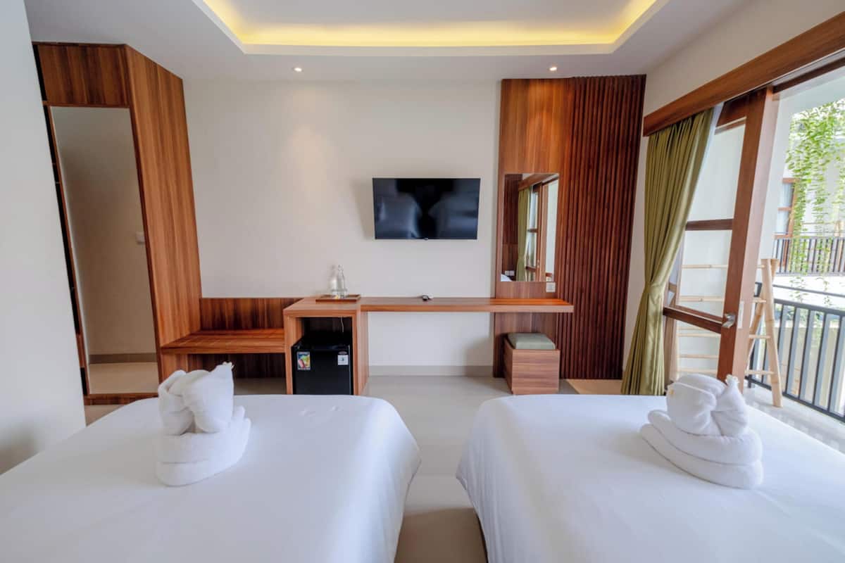 Deluxe Twin Room | 1 bilik tidur, meja, cadar katil
