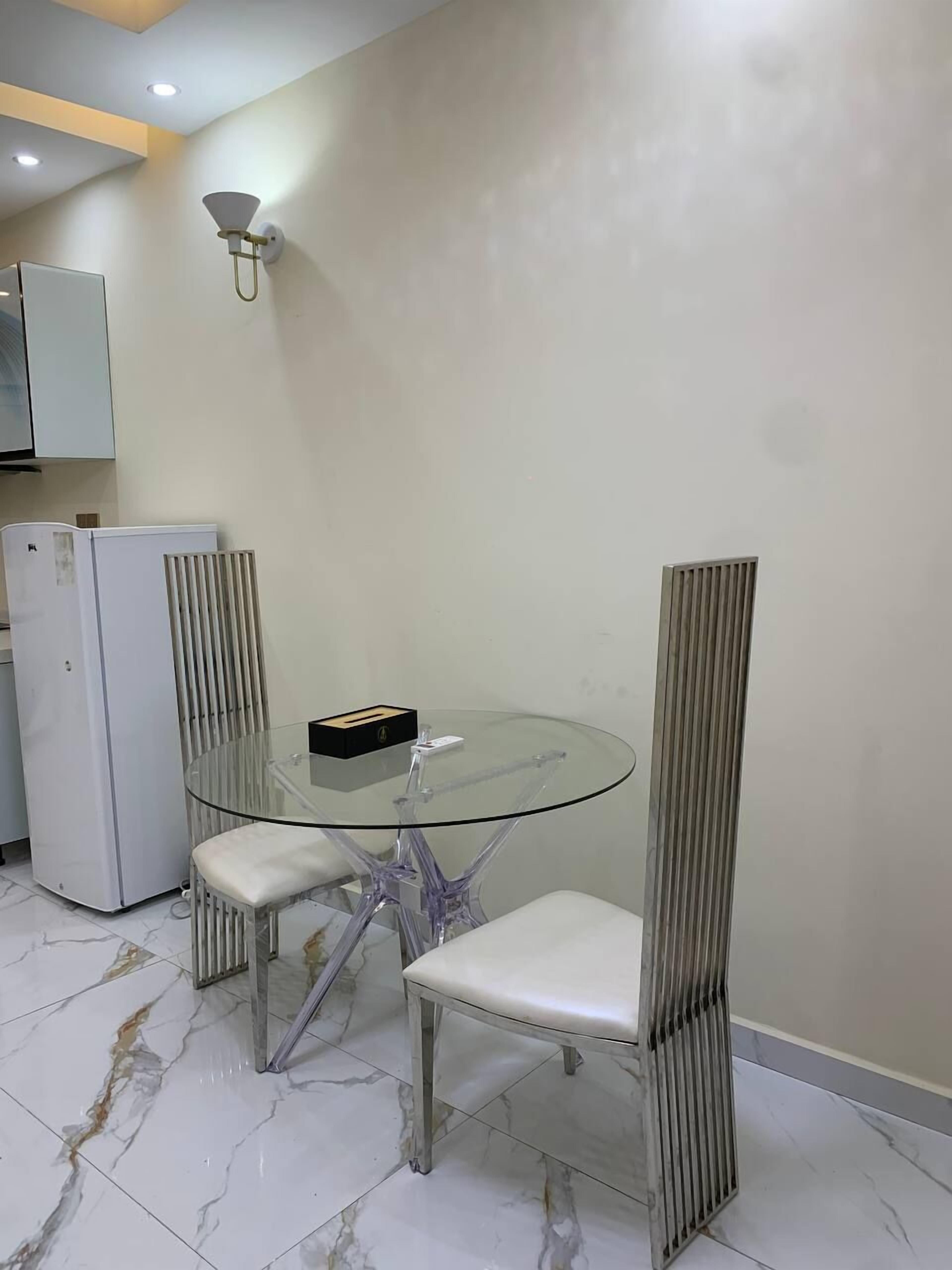 Familieleilighet, balkong, byutsikt | Spisestue