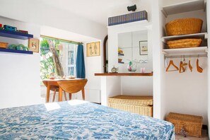 1 chambre, fer et planche à repasser, Wi-Fi, draps fournis