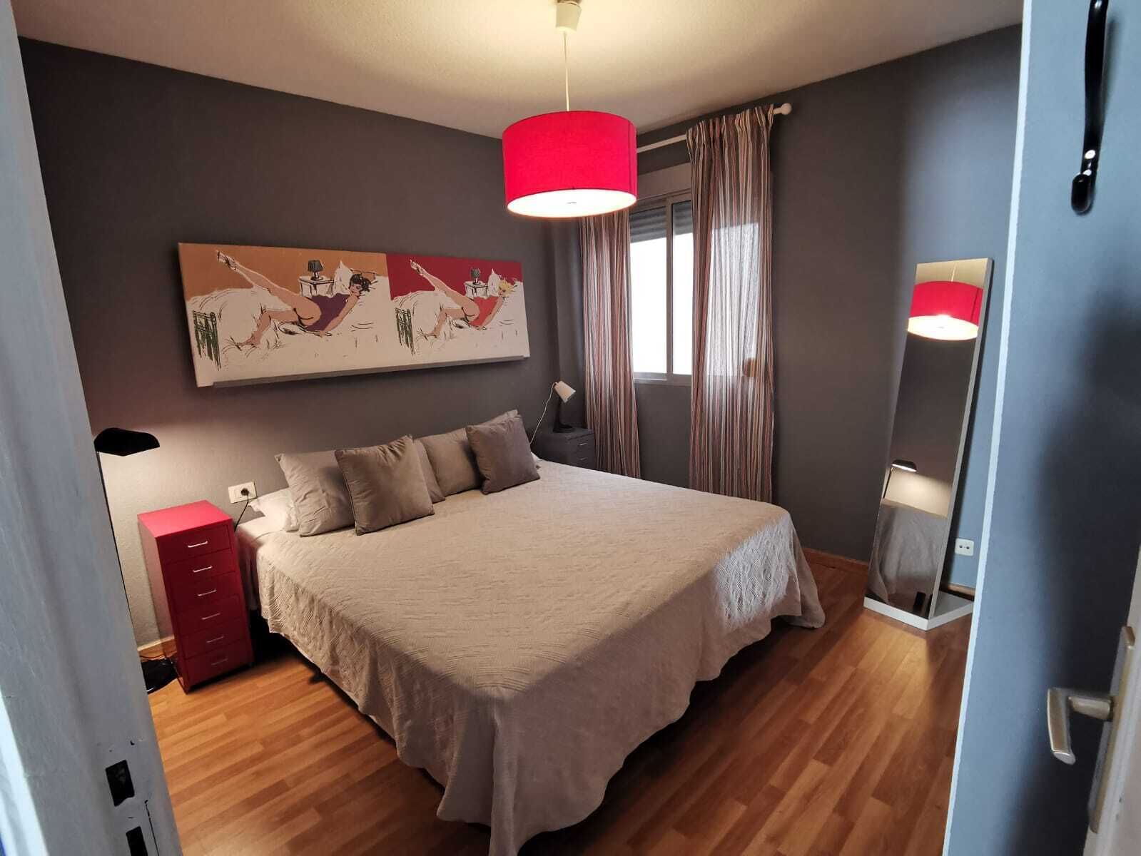 1 chambre, bureau, fer et planche à repasser, Wi-Fi