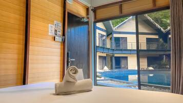 Basic Room, Pool View