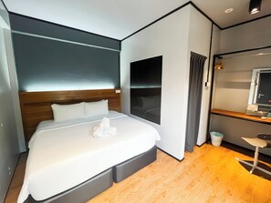 Room, 1 King Bed, Pool View | Free WiFi