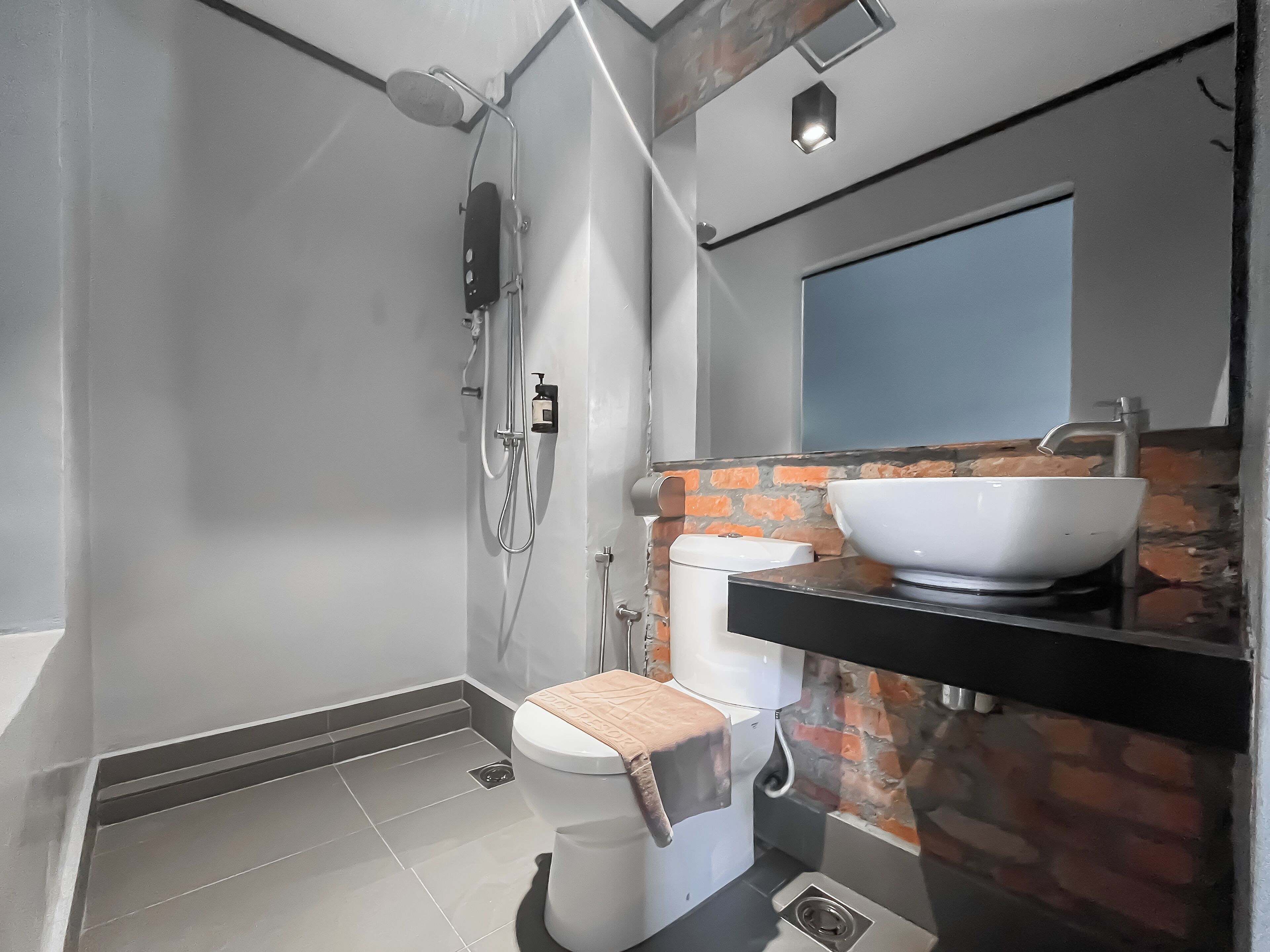 Quarto, 1 cama King, vista para a piscina | Wi-Fi de cortesia