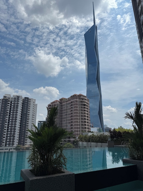 Outdoor pool - Swiss Garden Residences by Roomy (Kuala Lumpur)