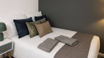 House | 4 bedrooms, free WiFi, bed sheets