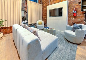 Télévision, espaces bureaux