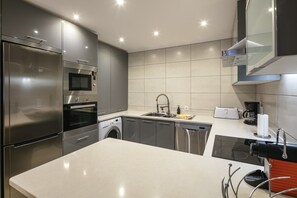 Apartment | Private kitchen - Apartment in Carvoeiro With Terrace (Lagoa)