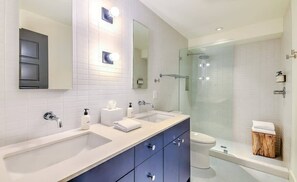 Shower, hair dryer - Historic 2 BR Condo – Steps from Broadway! (Nashville)