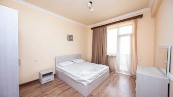 2 bedrooms, blackout drapes, iron/ironing board, free WiFi