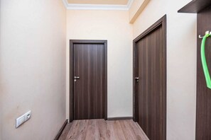 2 bedrooms, blackout drapes, iron/ironing board, free WiFi