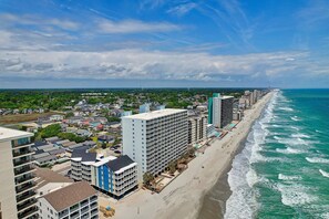 On the beach - Garden City Beach Oceanfront Condo 802 | Rising Tides Properties Rental (Murrells Inlet)
