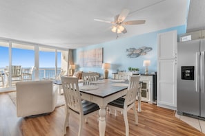 Dining - Garden City Beach Oceanfront Condo 802 | Rising Tides Properties Rental (Murrells Inlet)