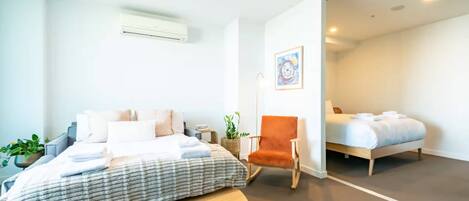 2 bedrooms, iron/ironing board, Internet, bed sheets