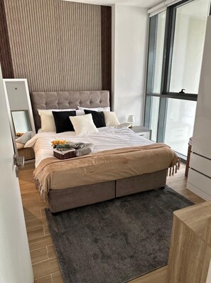 3 chambres, fer et planche à repasser, Wi-Fi, draps fournis