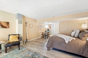1 chambre, fer et planche à repasser, Wi-Fi gratuit, draps fournis