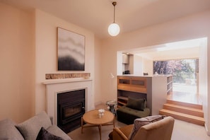 TV - Georgian built Battery Point cottage (Battery Point)