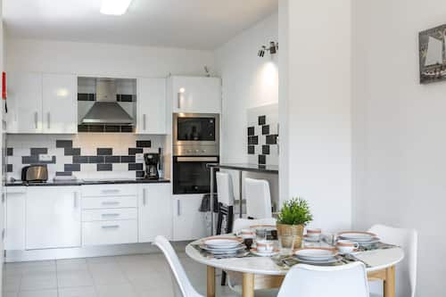 Apartment | Dining