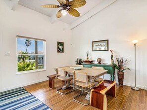 Dining - Bon Bini! Private Pool (City-by-the Sea)