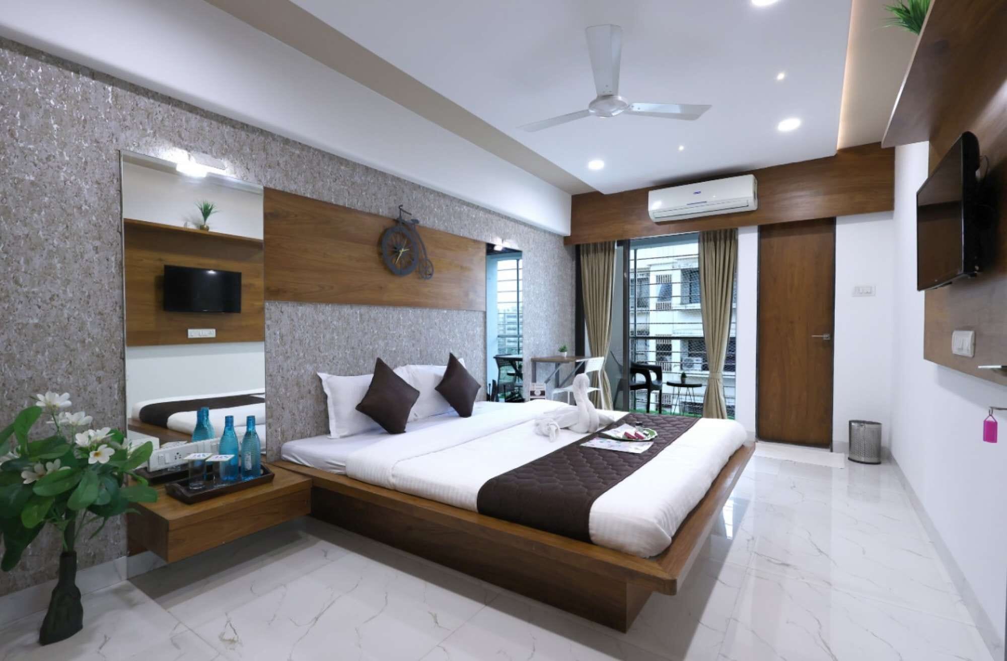 3 bedrooms, desk, iron/ironing board, WiFi