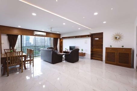 TV. 3 Bedroom Apartment ( Gagal Home)