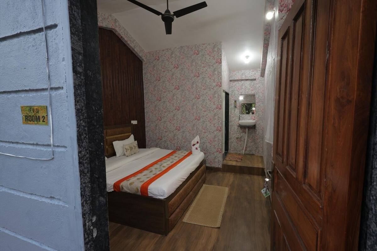 Farm Villa 3 (2 BHK) | 1 bedroom, bed sheets