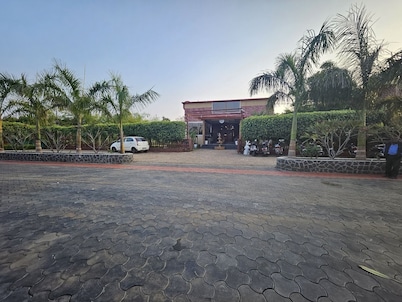 The Nature Nest Hotel And Resort