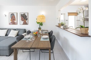 Dining - Family-friendly Apartment in Carvoeiro (Lagoa)