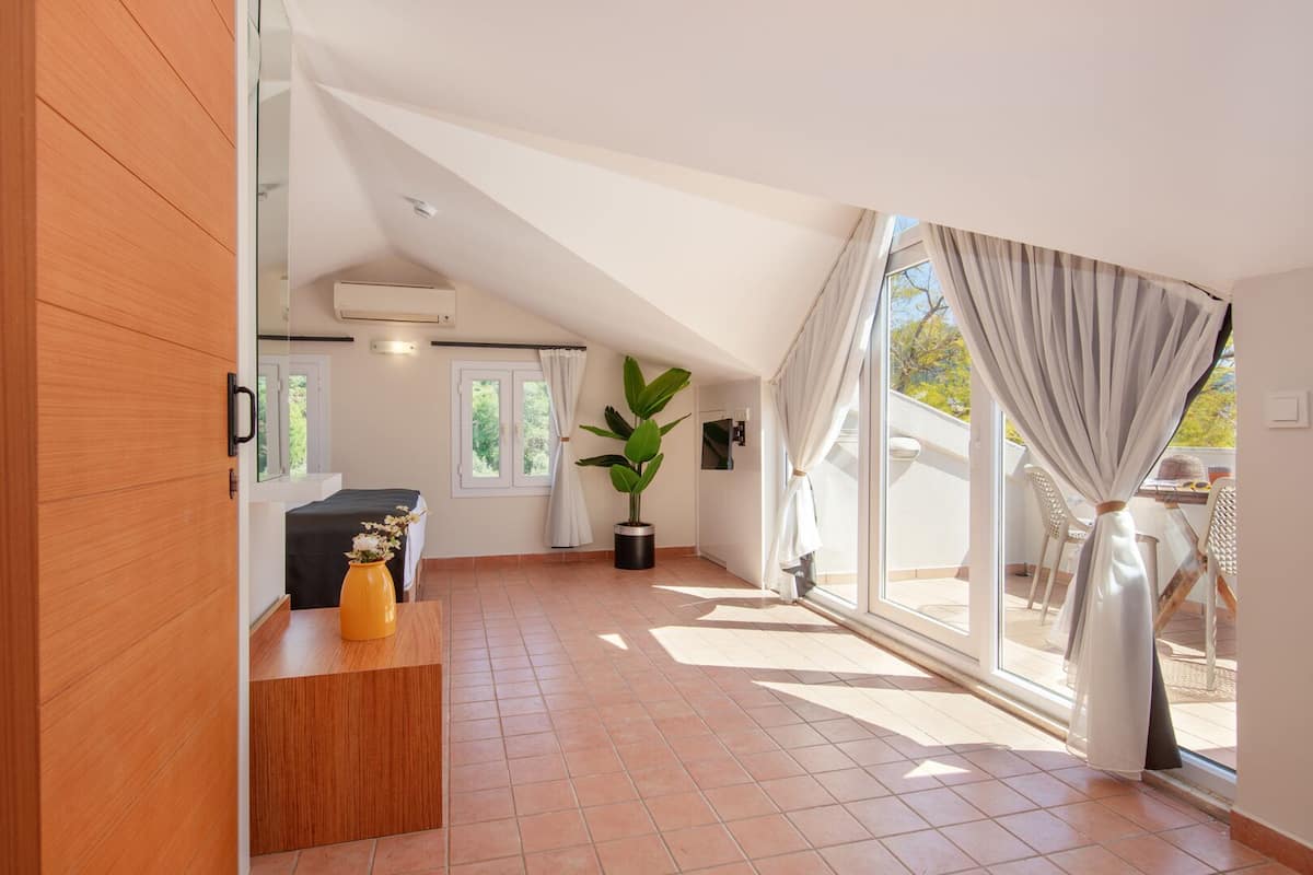 Junior Triple Room, Mountain View | Free WiFi