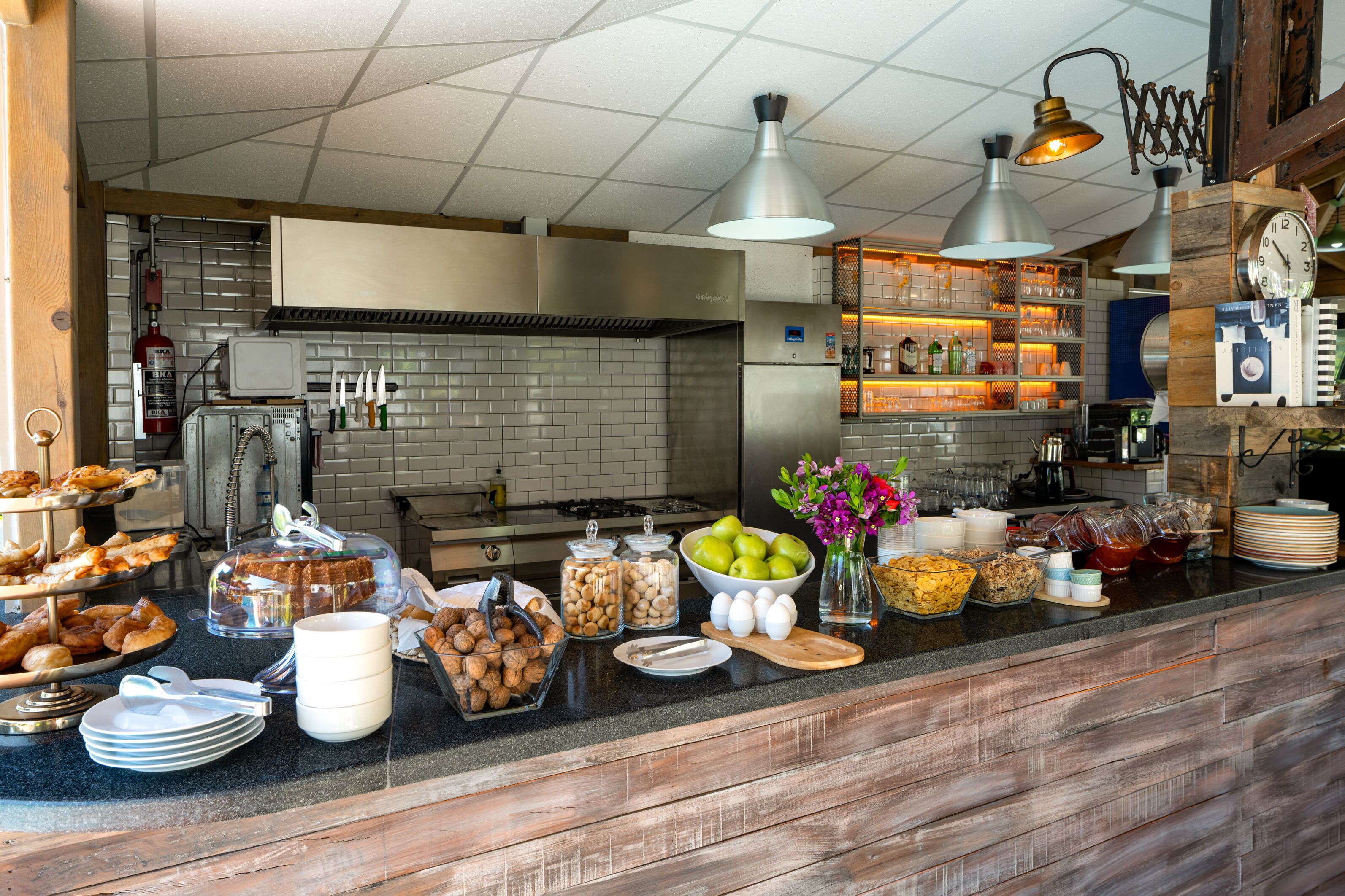 Free daily local cuisine breakfast 