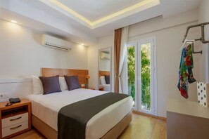 Habitación económica doble de uso individual, vistas al jardín | Wifi gratis