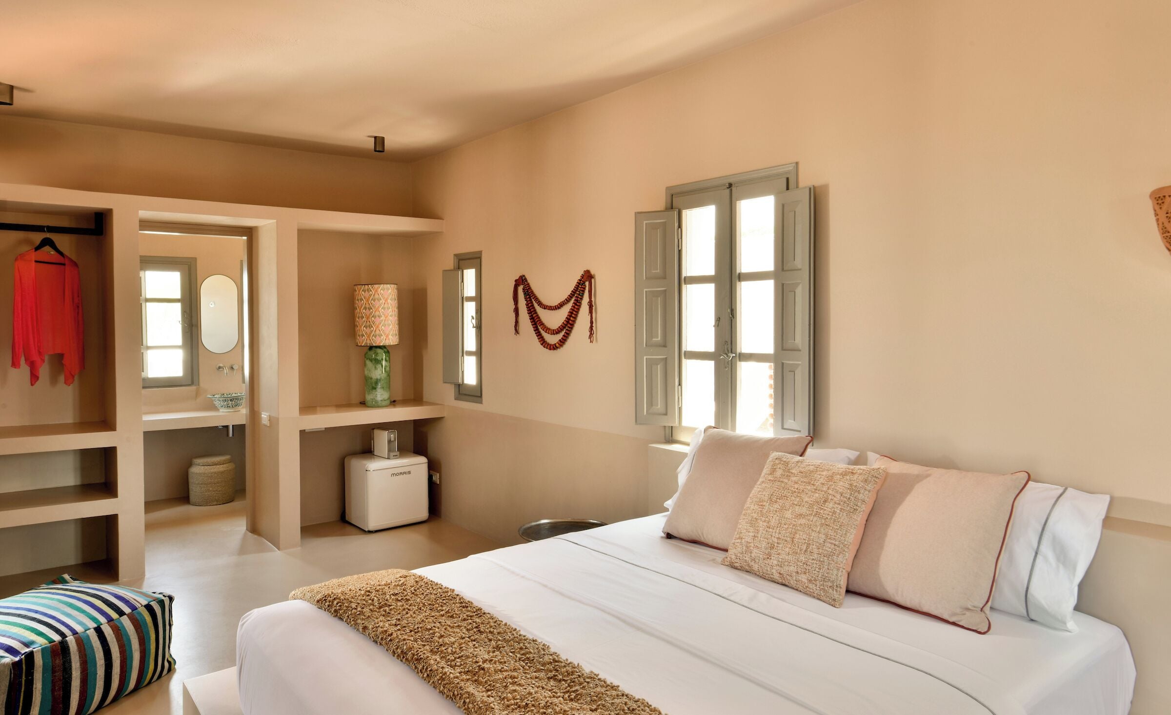 Suite – junior, balkong | Strykejern/-brett, wi-fi (inkludert) og sengetøy