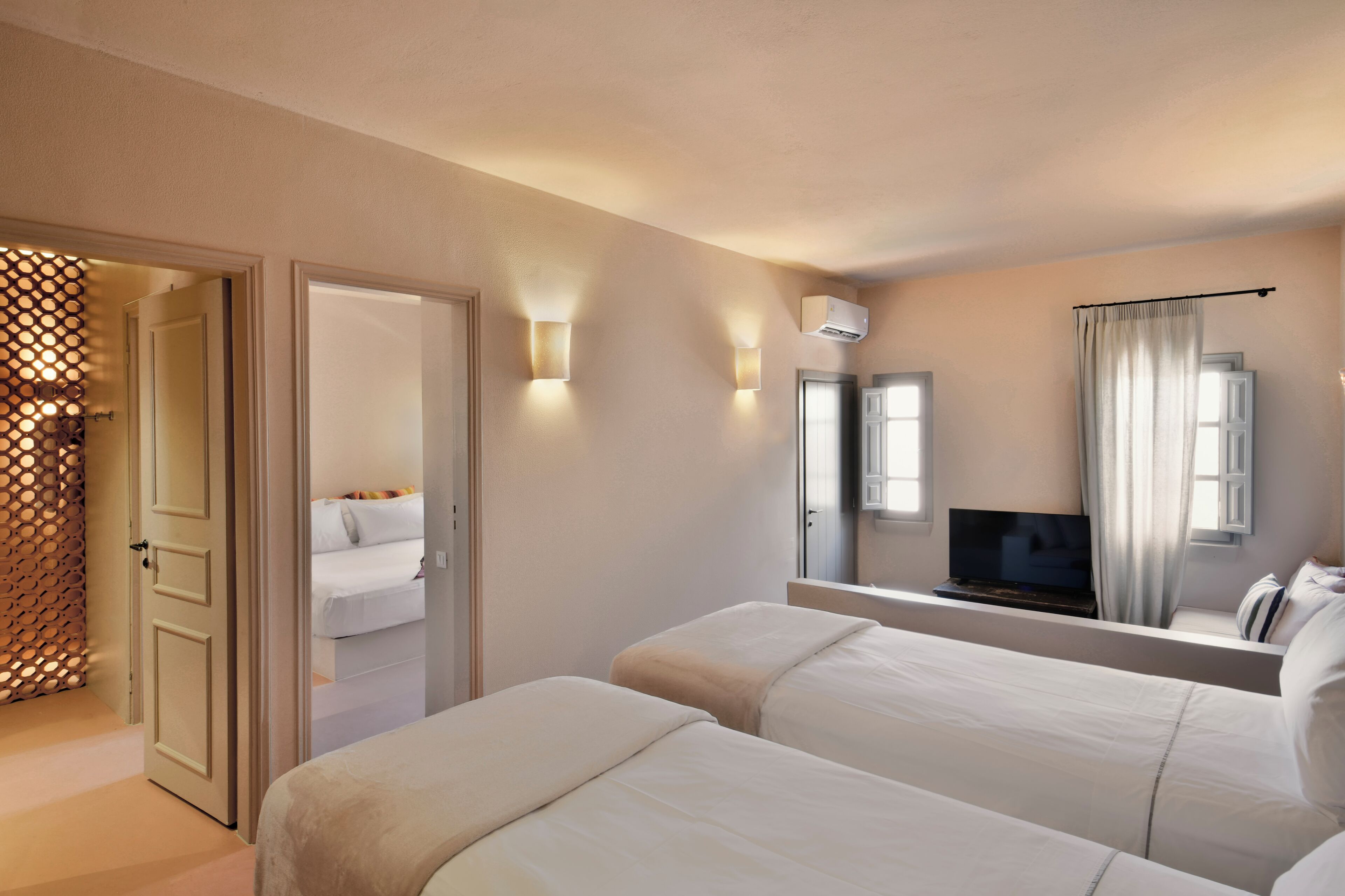 Leilighet – grand, bassengutsikt | Strykejern/-brett, wi-fi (inkludert) og sengetøy