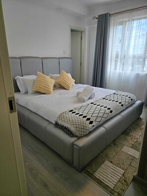 2 chambres, fer et planche à repasser, Wi-Fi, draps fournis