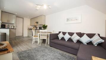 Cottage | Living area | TV
