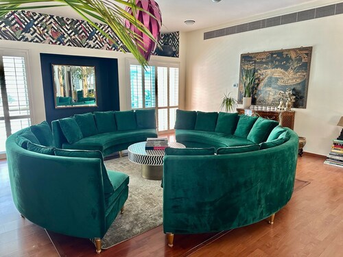 Boutique Style 4-Bed Villa with Housekeeper & Pool near the Beach in Dubai