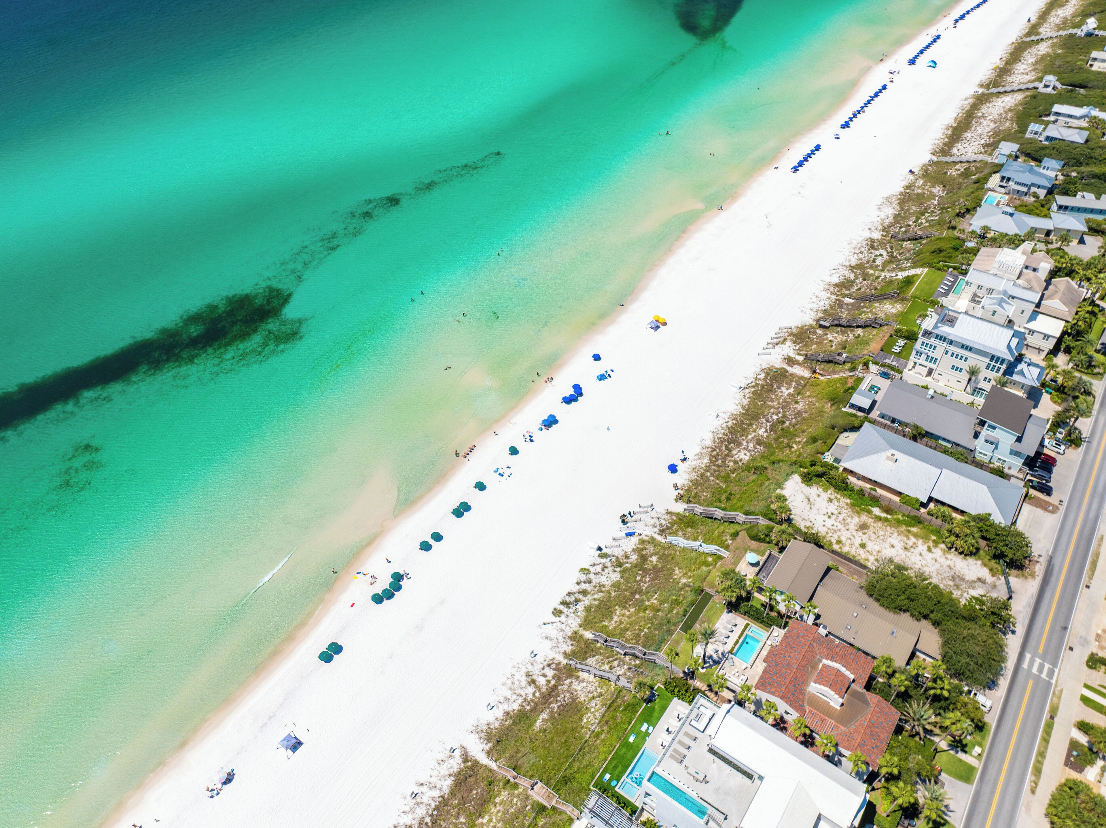 Una spiaggia nelle vicinanze