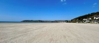 Charming seaside family home - sleeps 8