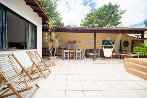 บ้านดีลักซ์, 4 ห้องนอน, เครื่องปรับอากาศ | รับประทานอาหารกลางแจ้ง