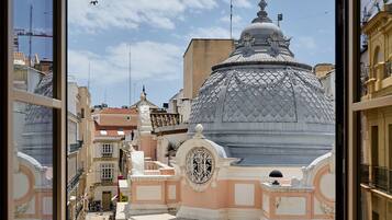 Deluxe Double Room | Premium bedding, down duvets, in-room safe, desk