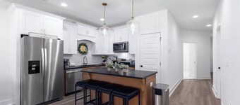 The Tiger Den – Walk to Campus & Downtown!