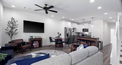 The Tiger Den – Walk to Campus & Downtown!