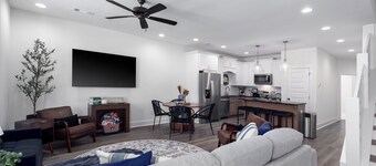 The Tiger Den – Walk to Campus & Downtown!