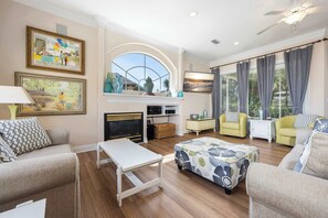 Televisión, chimenea, estéreo, oficina