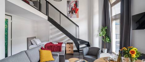Comfort Apartment, City View | Living area